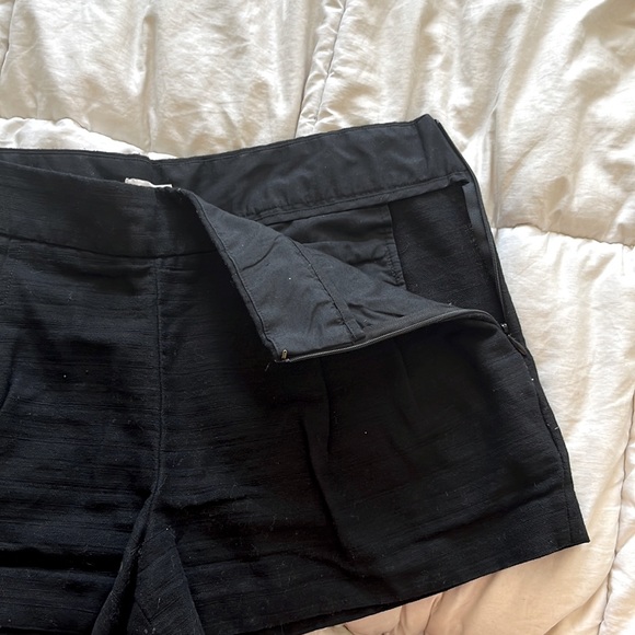 J CREW Mini Pleated Linen Shorts (in Black - Size 8) - Picture 3 of 6